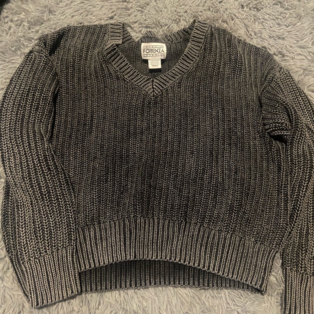 Forenza Charcoal Gray V-Neck Ribbed Knit Sweater